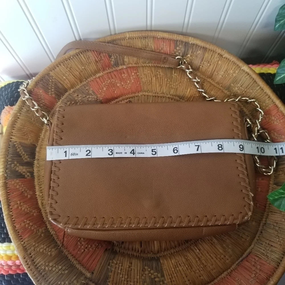 Forever 21 Faux Leather Crossbody Purse with Gold Chain - Picture 5 of 6